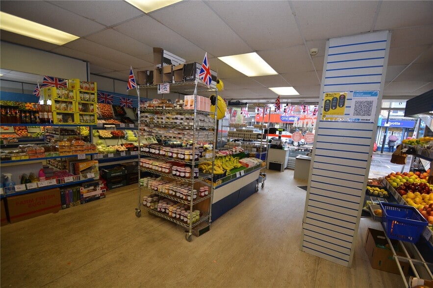 9 Prospect St, Bridlington for lease - Interior Photo - Image 3 of 4