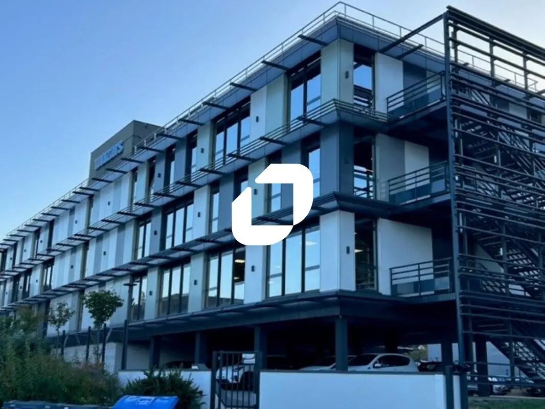 Office in Seyssinet-Pariset for lease Building Photo- Image 1 of 3