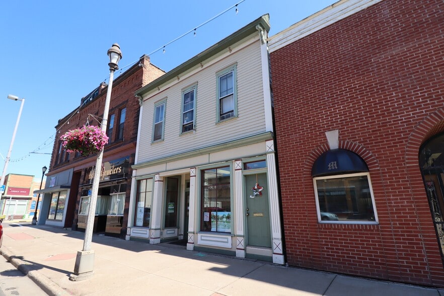 404 Main St W, Ashland, WI for sale - Building Photo - Image 2 of 43