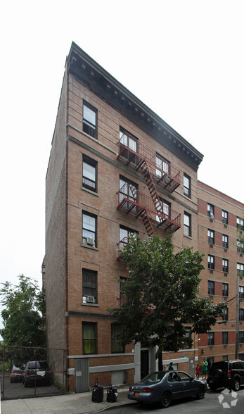 2114 Daly Ave, Bronx, NY for sale - Primary Photo - Image 3 of 5