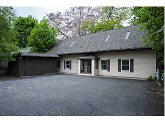 8 Algonkin Rd, Shelton, CT for sale - Primary Photo - Image 1 of 1