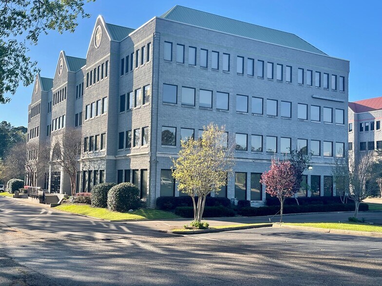 715 S Pear Orchard Rd, Ridgeland, MS for sale - Building Photo - Image 1 of 1