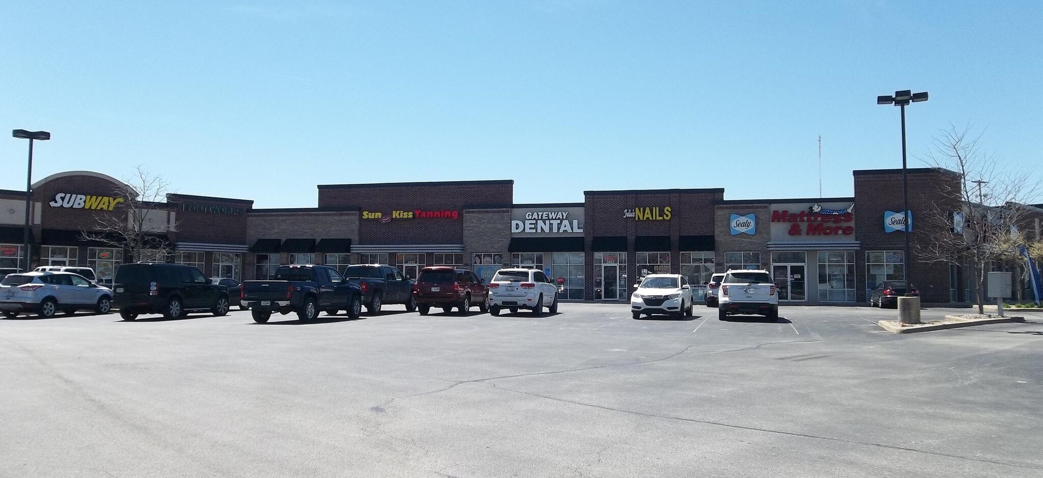 2443-2457 W Jonathan Moore Pike, Columbus, IN for sale Primary Photo- Image 1 of 1