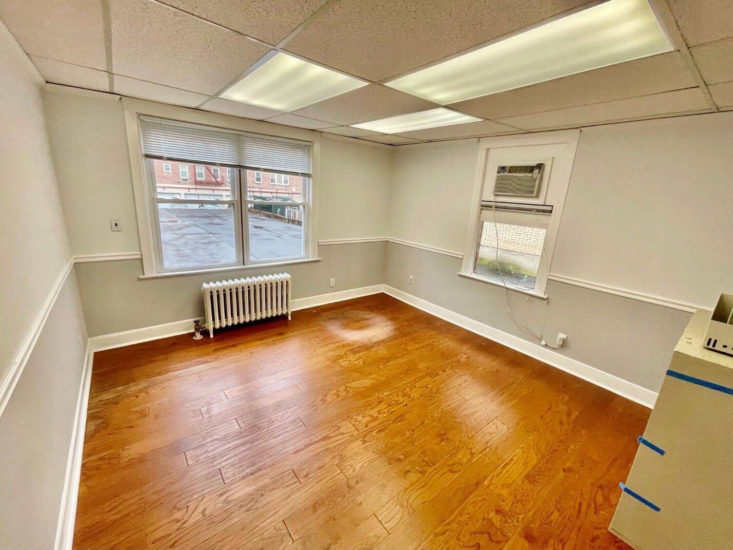 200 Willis Ave, Mineola, NY for lease Interior Photo- Image 1 of 6