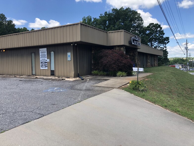 601 Oak St, Forest City, NC for lease - Building Photo - Image 2 of 11