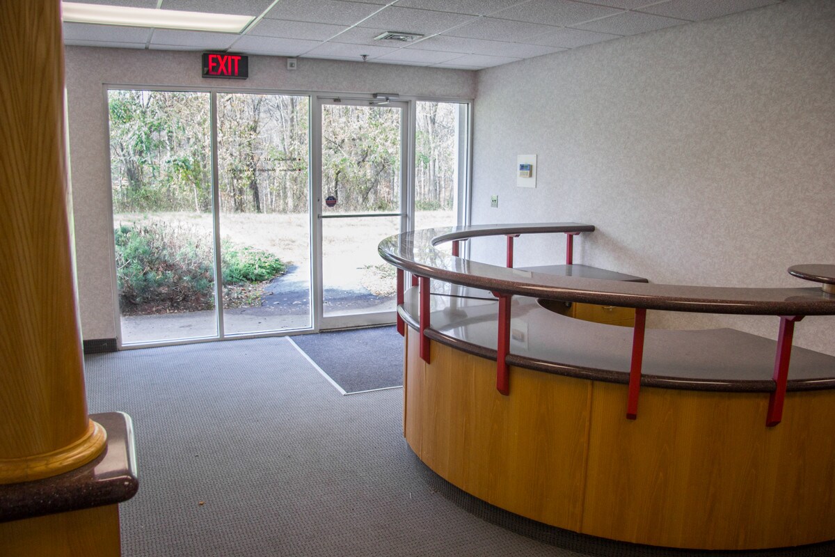 60 Industrial Park Rd, Vernon, CT for sale Lobby- Image 1 of 1