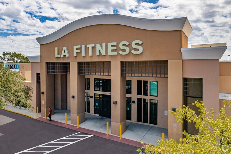 35104 US Highway 19 N, Palm Harbor, FL for lease - Building Photo - Image 2 of 5