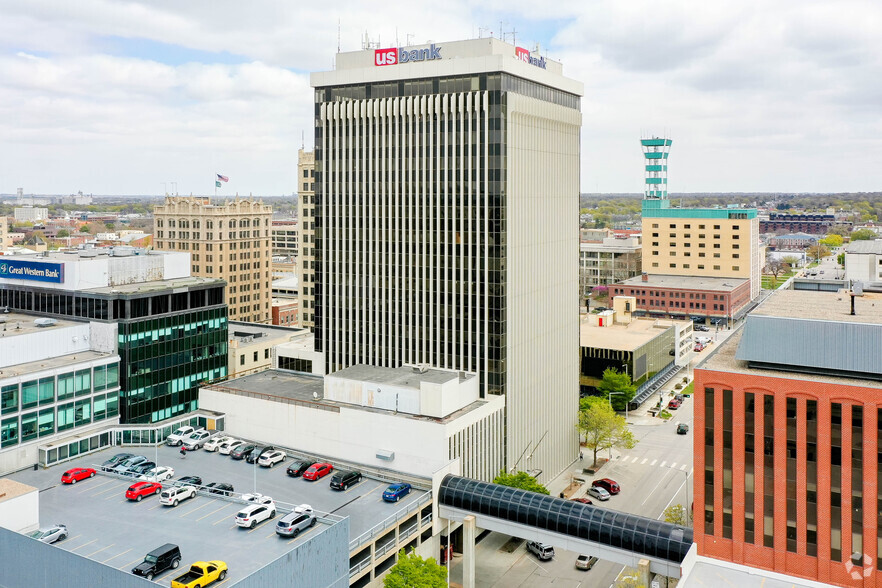 233 S 13th St, Lincoln, NE for lease - Building Photo - Image 3 of 5