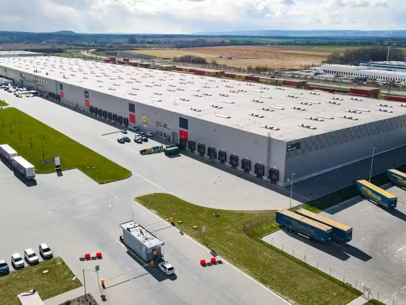  for lease Building Photo- Image 1 of 3