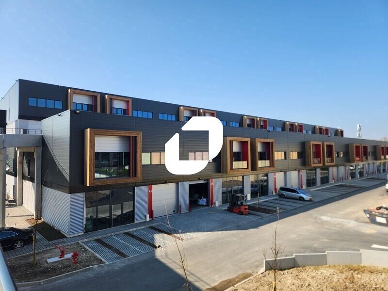 Flex in Bobigny for lease Building Photo- Image 1 of 8