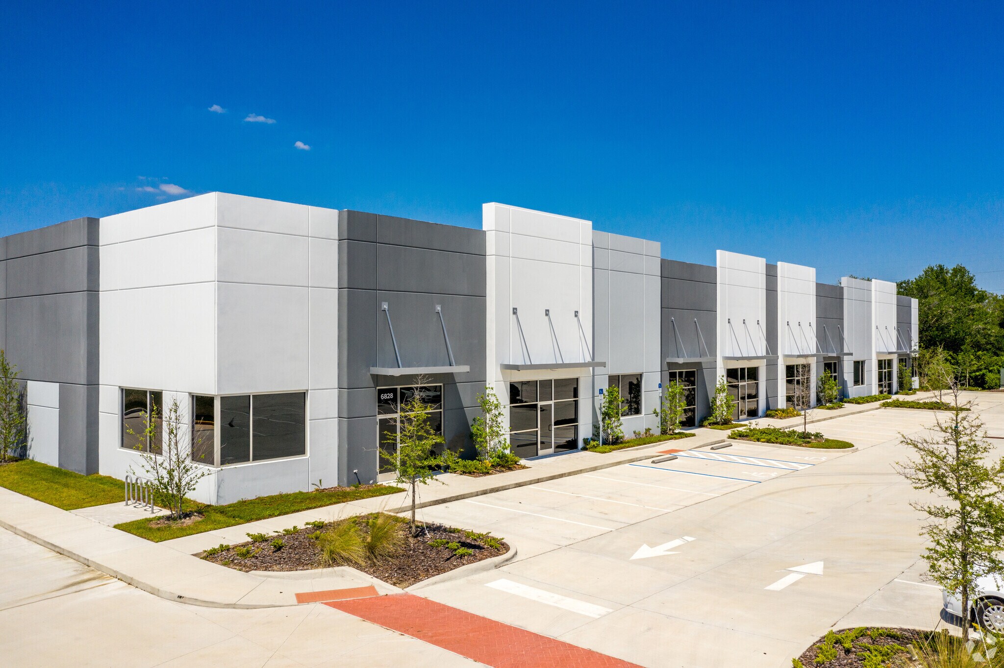 6828 Hoffner Ave, Orlando, FL 32822