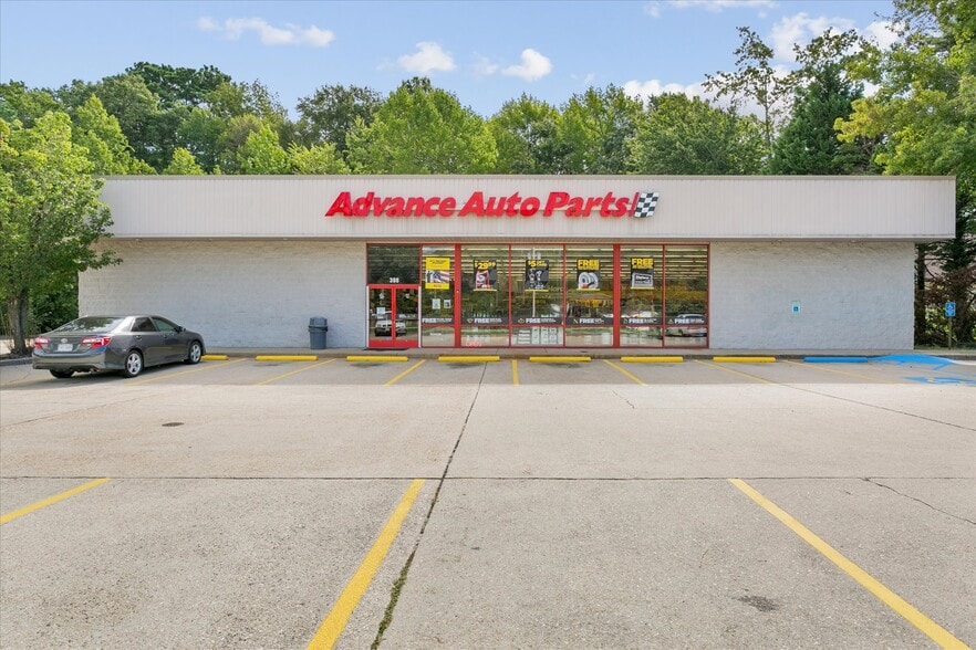 398 Wythe Creek Rd, Poquoson, VA for sale - Building Photo - Image 3 of 33