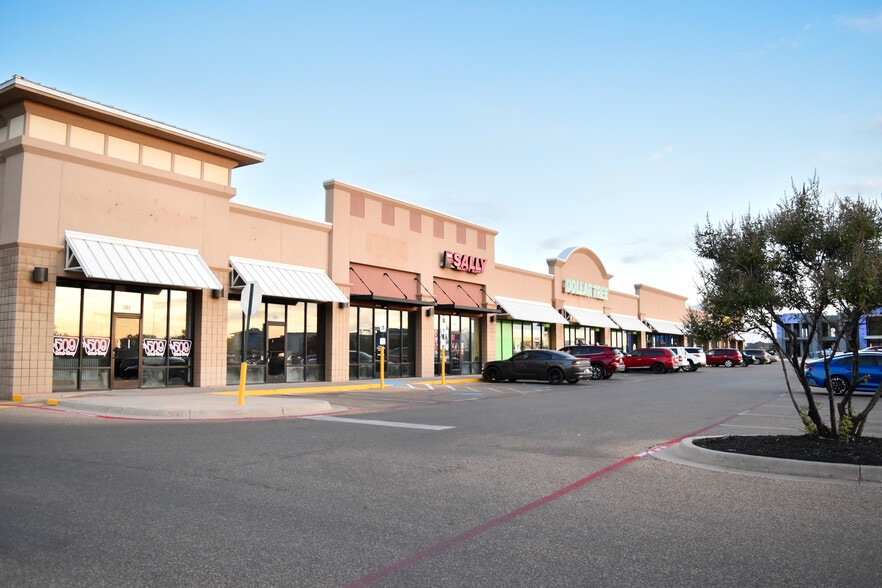 6301 82nd St, Lubbock, TX for lease - Building Photo - Image 2 of 8