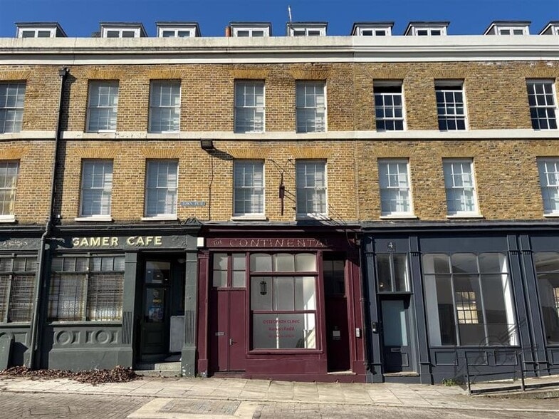 Town Pier, Gravesend for sale - Primary Photo - Image 1 of 1