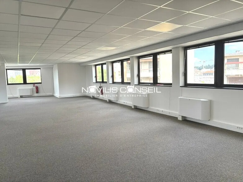 Office in Toulouse for lease - Interior Photo - Image 2 of 5