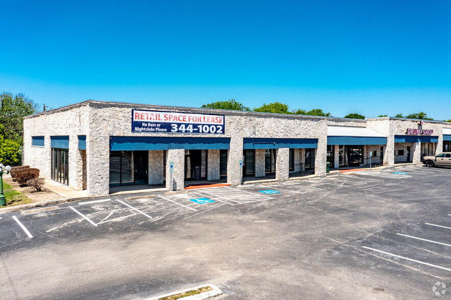 9323 Perrin Beitel Rd, San Antonio, TX for lease - Building Photo - Image 2 of 36