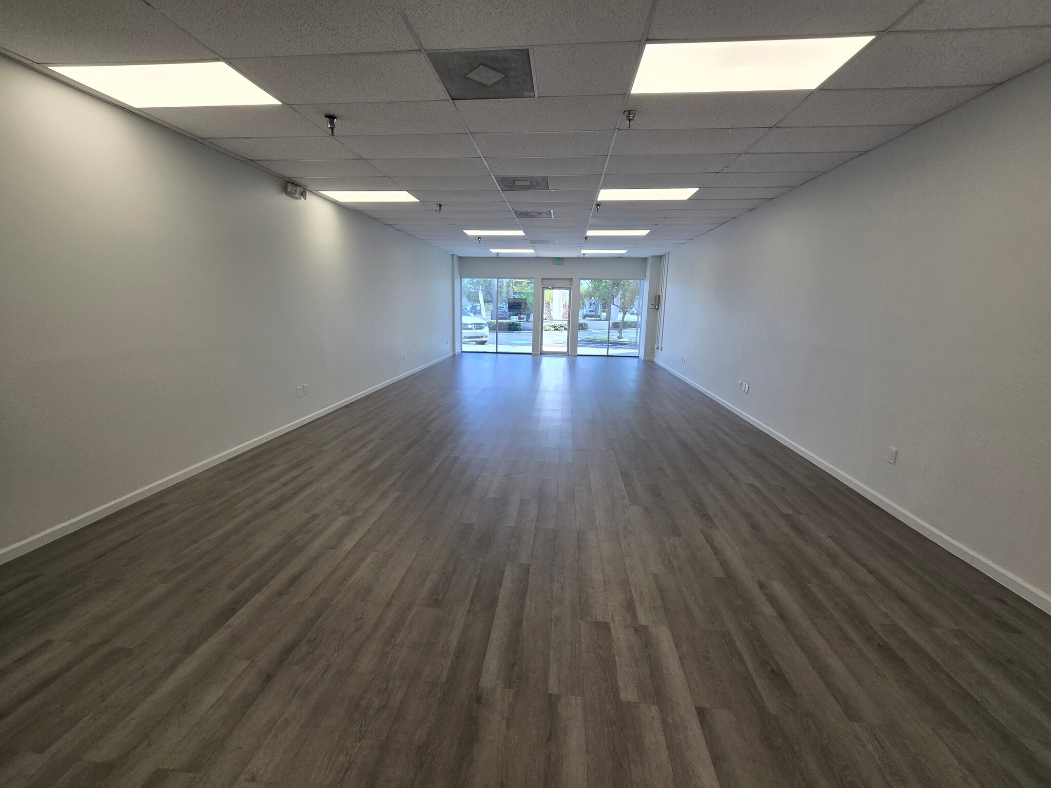1901 Northgate Blvd, Sarasota, FL for lease Interior Photo- Image 1 of 5