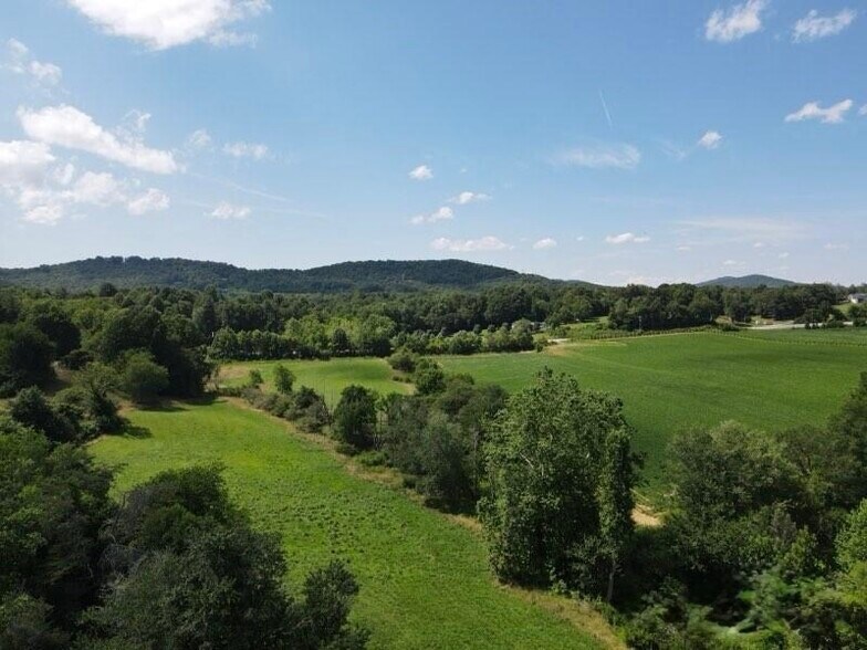 99999 Boylston Hwy, Mills River, NC for sale - Building Photo - Image 3 of 7