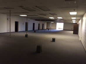 606 Parkway Blvd, Two Rivers, WI for sale Interior Photo- Image 2 of 6