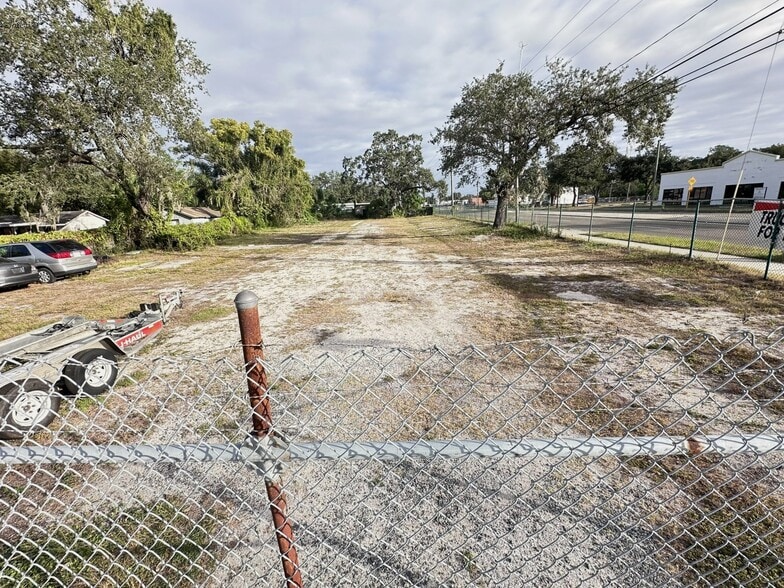 10102 N Nebraska Ave, Tampa, FL for sale - Primary Photo - Image 1 of 6