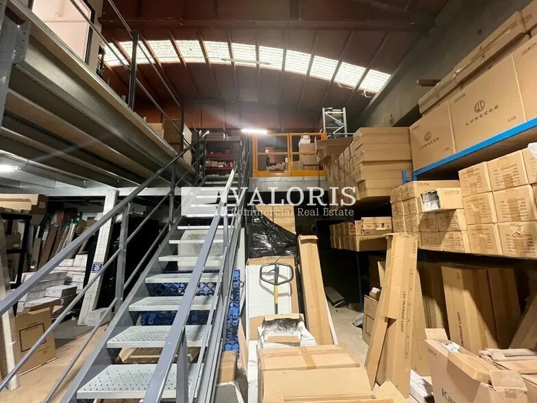 Flex in Saint-Priest for sale - Building Photo - Image 3 of 12