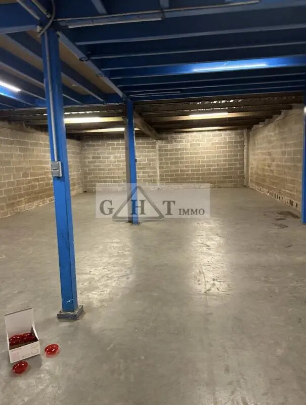 Industrial in Saint-Denis for lease Interior Photo- Image 1 of 8