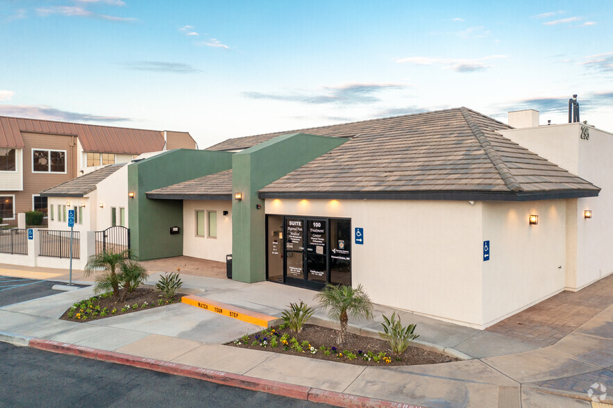 295 E Imperial Hwy, Fullerton, CA for lease - Primary Photo - Image 1 of 9