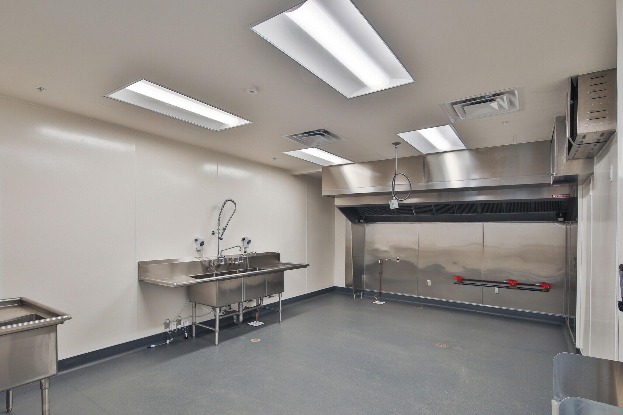 3716 Eagle Rock Blvd, Los Angeles, CA for lease Interior Photo- Image 1 of 3