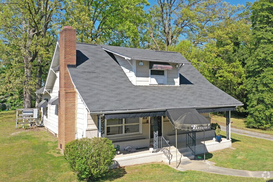 814 Unity St, Thomasville, NC 27360