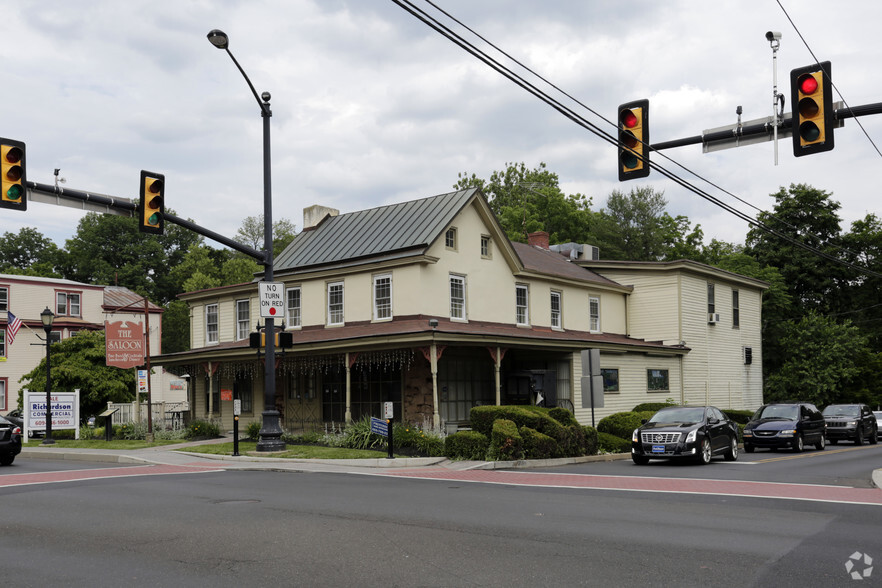 203 N Sycamore St, Newtown, PA for sale - Primary Photo - Image 1 of 1