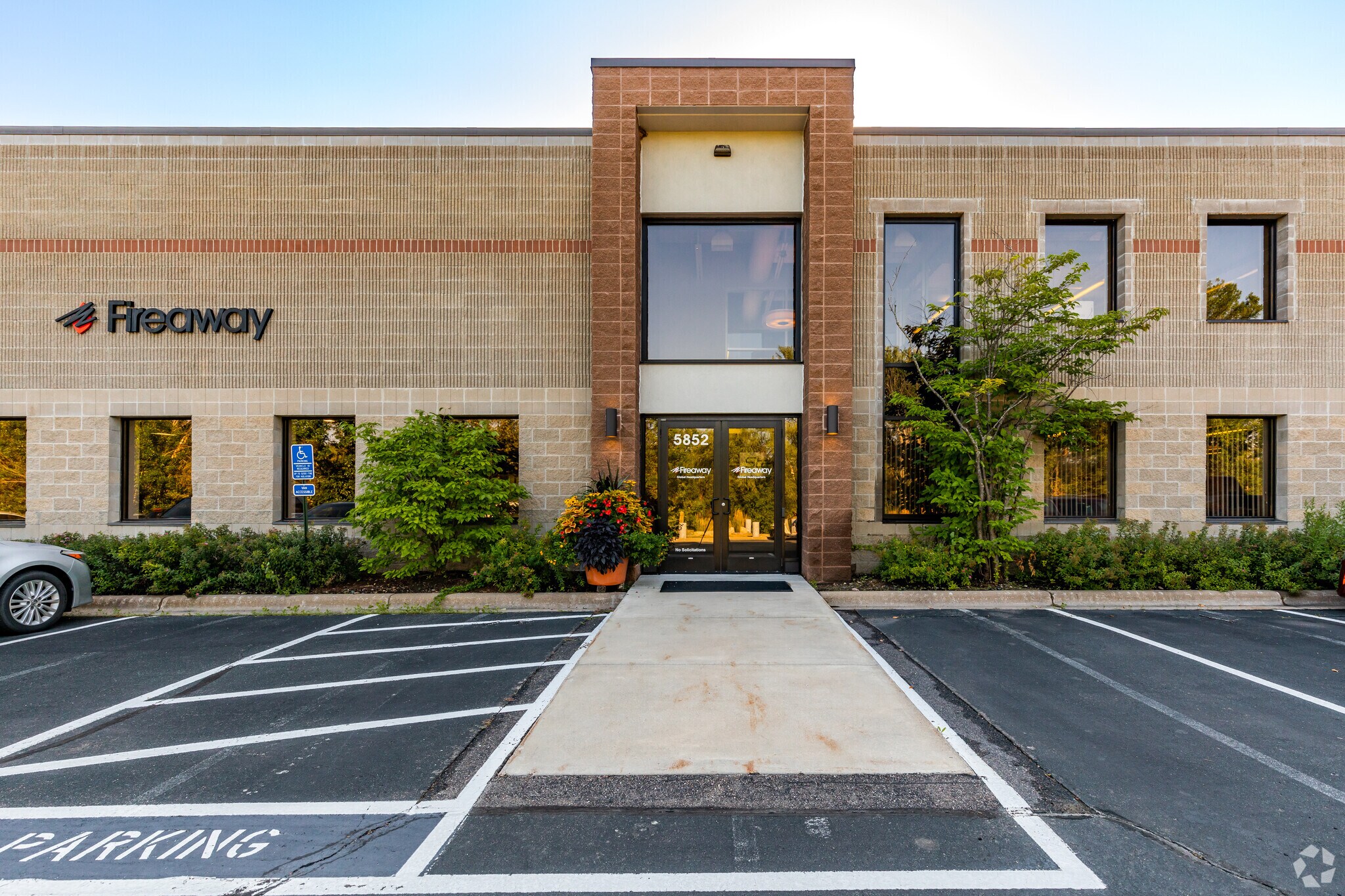 58525870 Baker Rd, MN 55345 SkyRidge Business Center