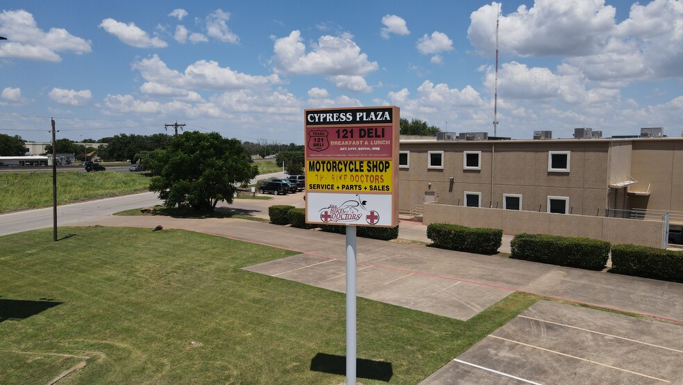 5716 Airport Fwy, Haltom City, TX for sale - Building Photo - Image 2 of 7