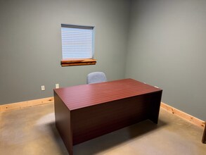 1274 Blake Rd, Conroe, TX for lease Interior Photo- Image 1 of 1