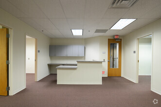 400 Cresson Blvd, Phoenixville, PA for lease Interior Photo- Image 2 of 5