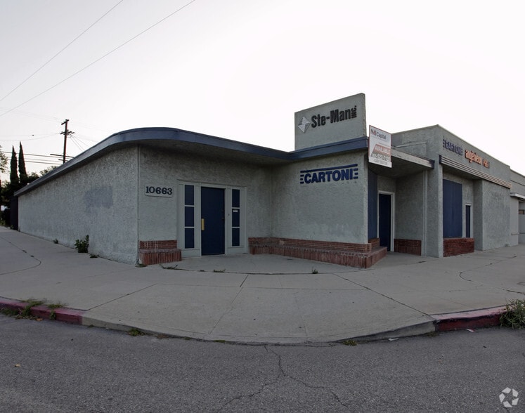 10653-10657 Burbank Blvd, North Hollywood, CA for sale - Primary Photo - Image 1 of 6