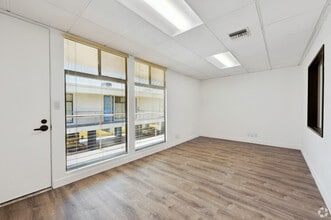 1510-1512 11th St, Santa Monica, CA for lease Interior Photo- Image 1 of 4