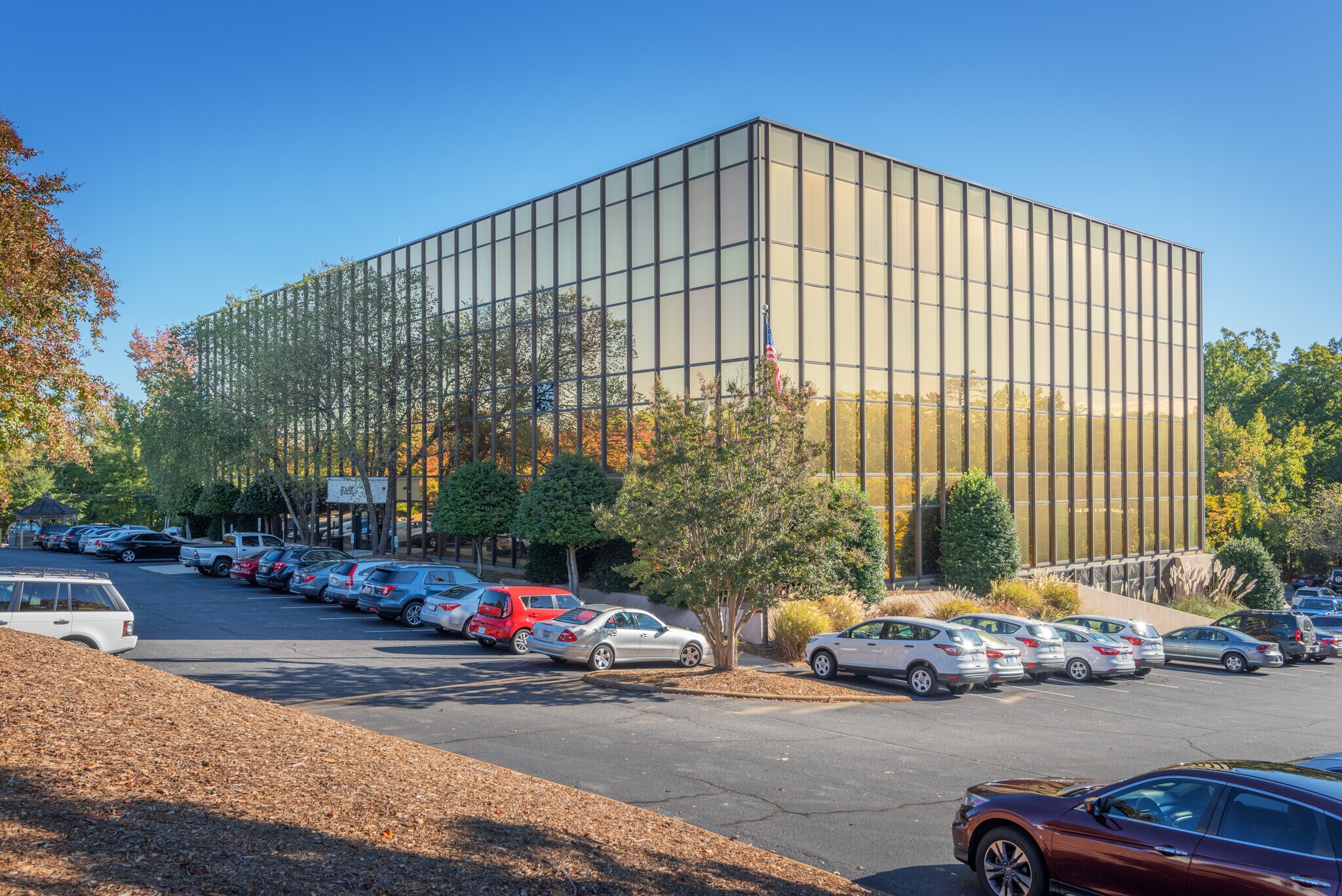 37 Villa Rd, Greenville, SC for sale Primary Photo- Image 1 of 1