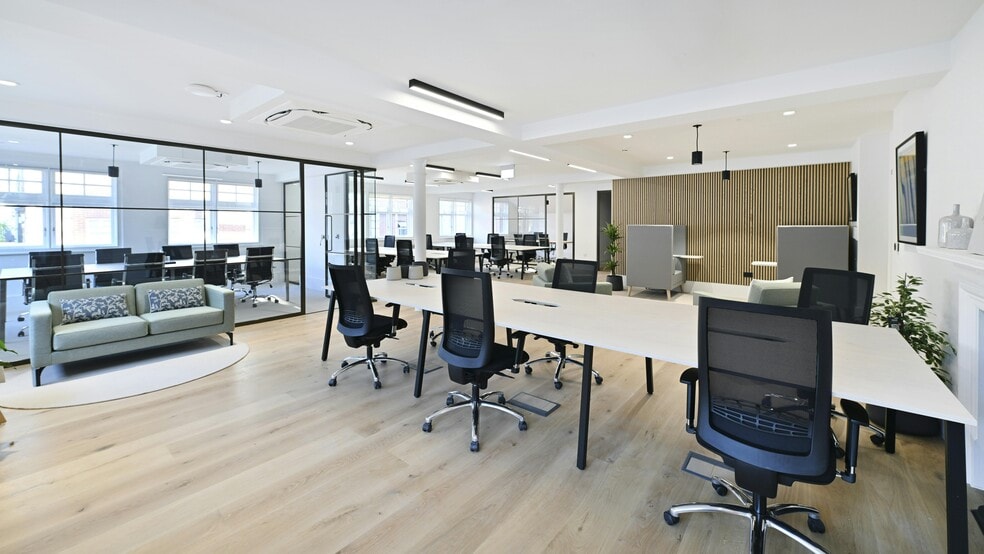 16-18 Beak St, London for lease - Interior Photo - Image 2 of 12