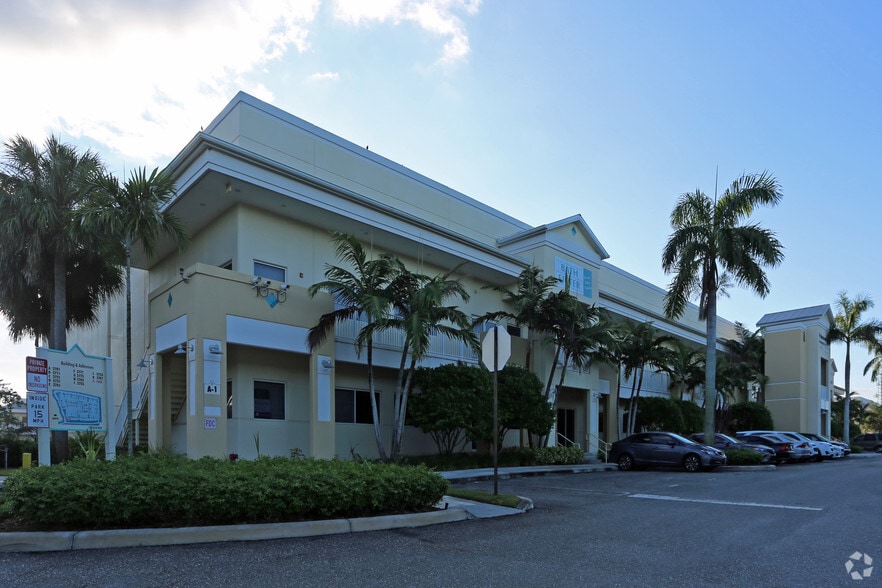 2753 Vista Pky, West Palm Beach, FL for sale - Building Photo - Image 3 of 6