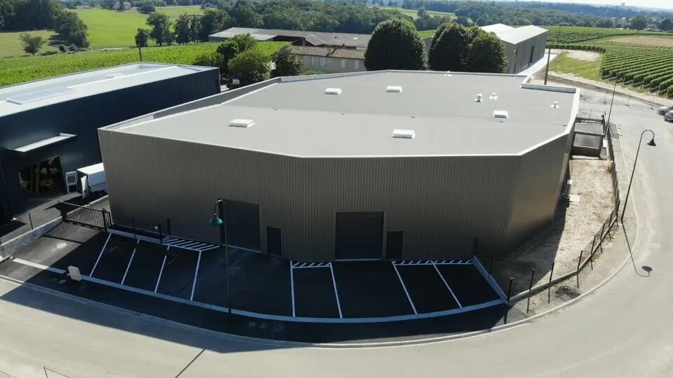 Flex in Pompignac for sale - Building Photo - Image 2 of 10