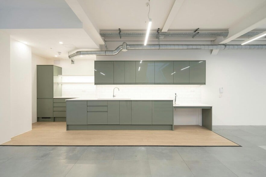 Cremer St, London for lease - Interior Photo - Image 3 of 24