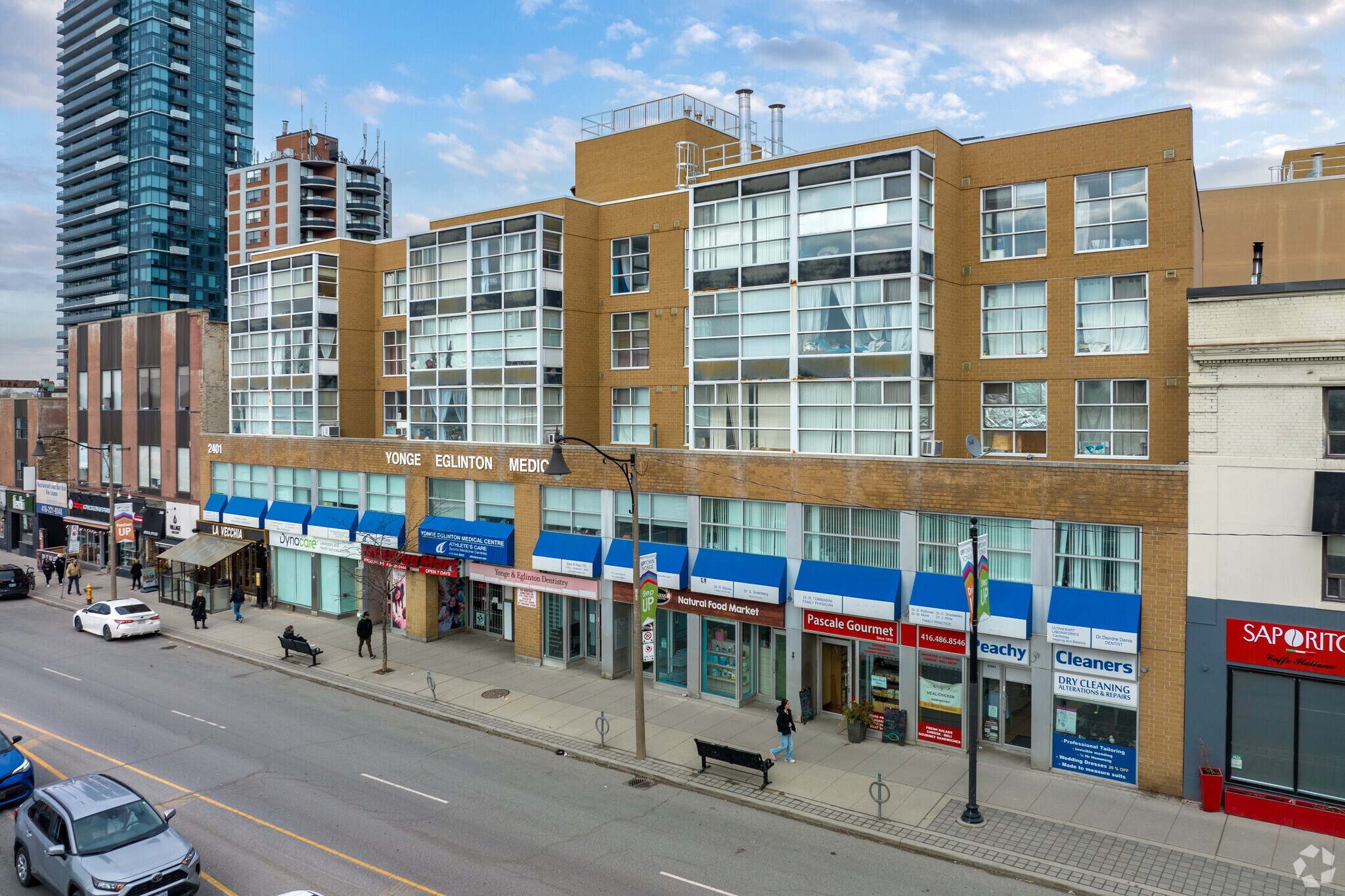 2401 Yonge St, Toronto, ON for lease Primary Photo- Image 1 of 5