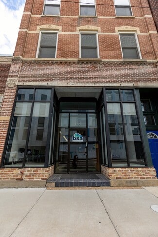 More details for 827 N Milwaukee Ave, Chicago, IL - Retail for Sale