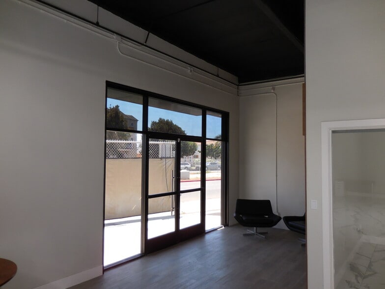 1439 Plaza Del Amo, Torrance, CA for sale - Building Photo - Image 3 of 25