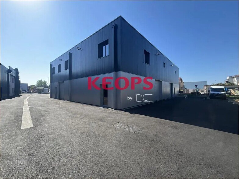 Flex in Cugnaux for lease - Building Photo - Image 2 of 12