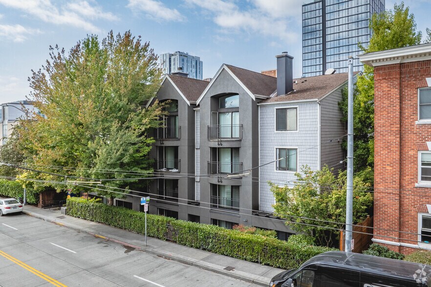 4719 15th Ave NE, Seattle, WA for sale - Building Photo - Image 2 of 32