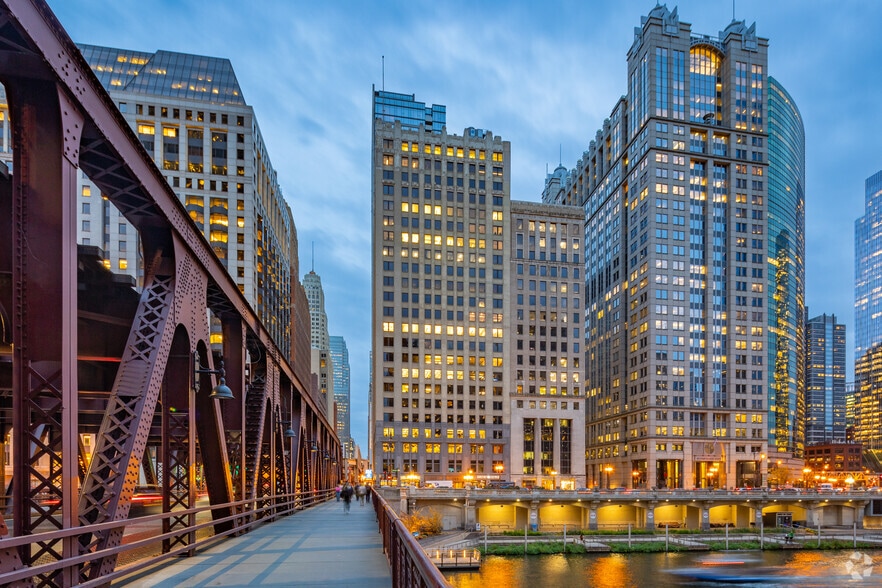 205 W Wacker Dr, Chicago, IL for lease - Primary Photo - Image 1 of 19