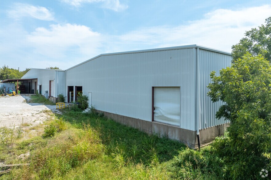 2105 Lucas Rd, Weatherford, TX for sale - Primary Photo - Image 1 of 10