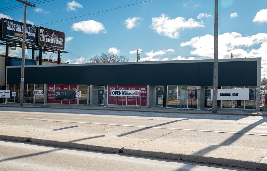 612-620 Academy Rd, Winnipeg, MB for lease - Building Photo - Image 1 of 5