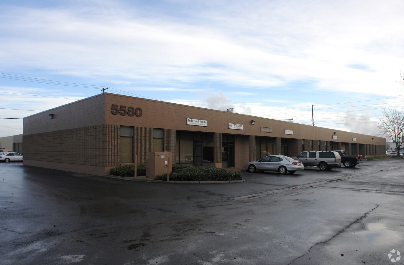 5330 Power Inn Rd, Sacramento, CA 95820